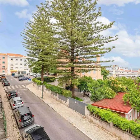 Guestready - Bright Escape Near Santa Apolonia Apartment