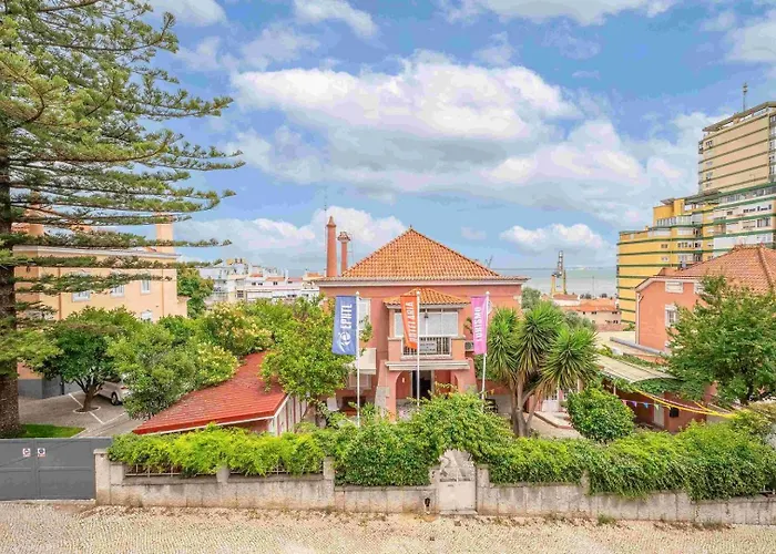 Appartamento Guestready - Bright Escape Near Santa Apolonia Lisbona